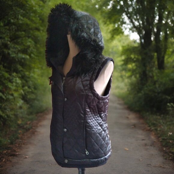 HARLEY DAVIDSON (MED) Quilted Black Satin Vest with Removeable Fur Lined Hood - Picture 7 of 13
